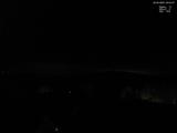 22 : 04