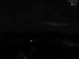 03 : 32