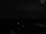 22 : 00