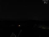 03 : 32