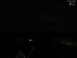 03 : 32