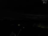 23 : 04