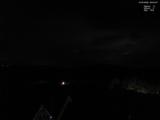 03 : 00