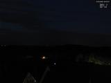 22 : 00