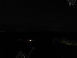 03 : 32