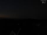 03 : 00