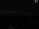 03 : 32