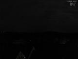 03 : 32