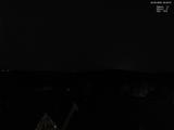 22 : 00