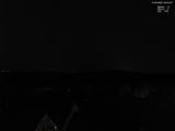 22 : 00