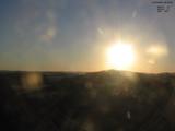 06 : 30