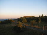 06 : 00